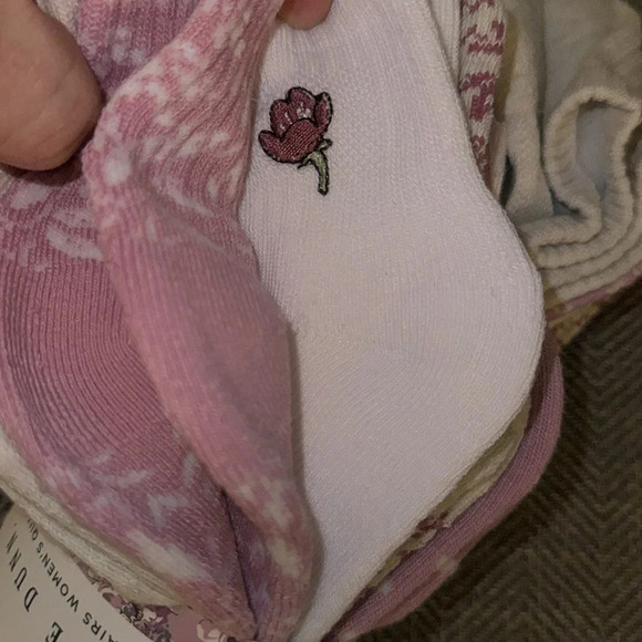 NWT Rae Dunn Women’s Quarter Socks 9-11 “MOM” 4 packs = 24 pair total - Picture 9 of 11